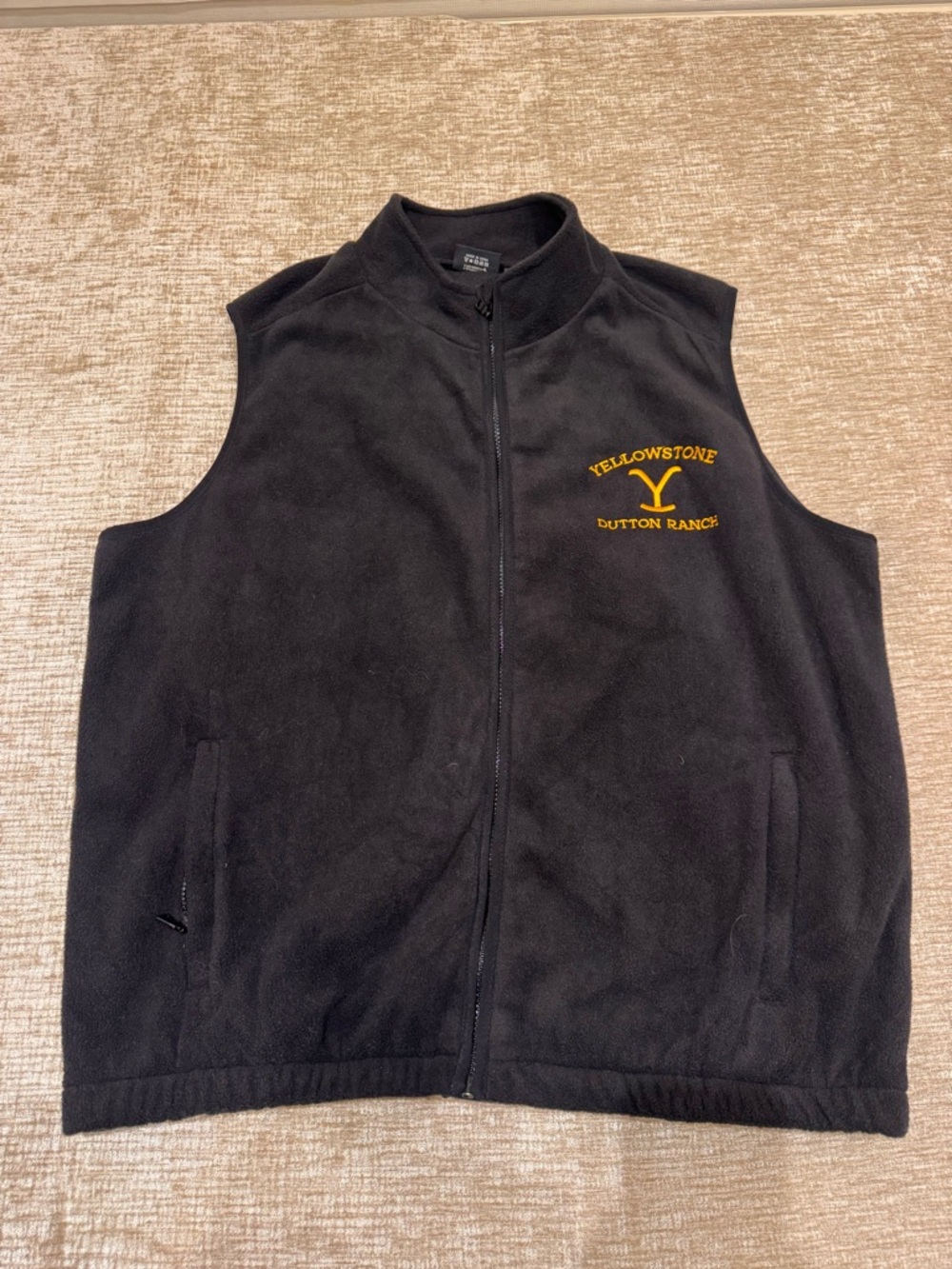 Yellowstone Dutton Ranch men’s Black Fleece Vest with Embroidered Logo Large